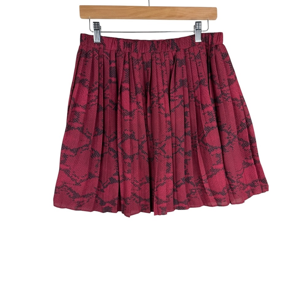Banana Republic Snake Print Pleated Mini Skirt size Small Red/Black - Picture 5 of 7